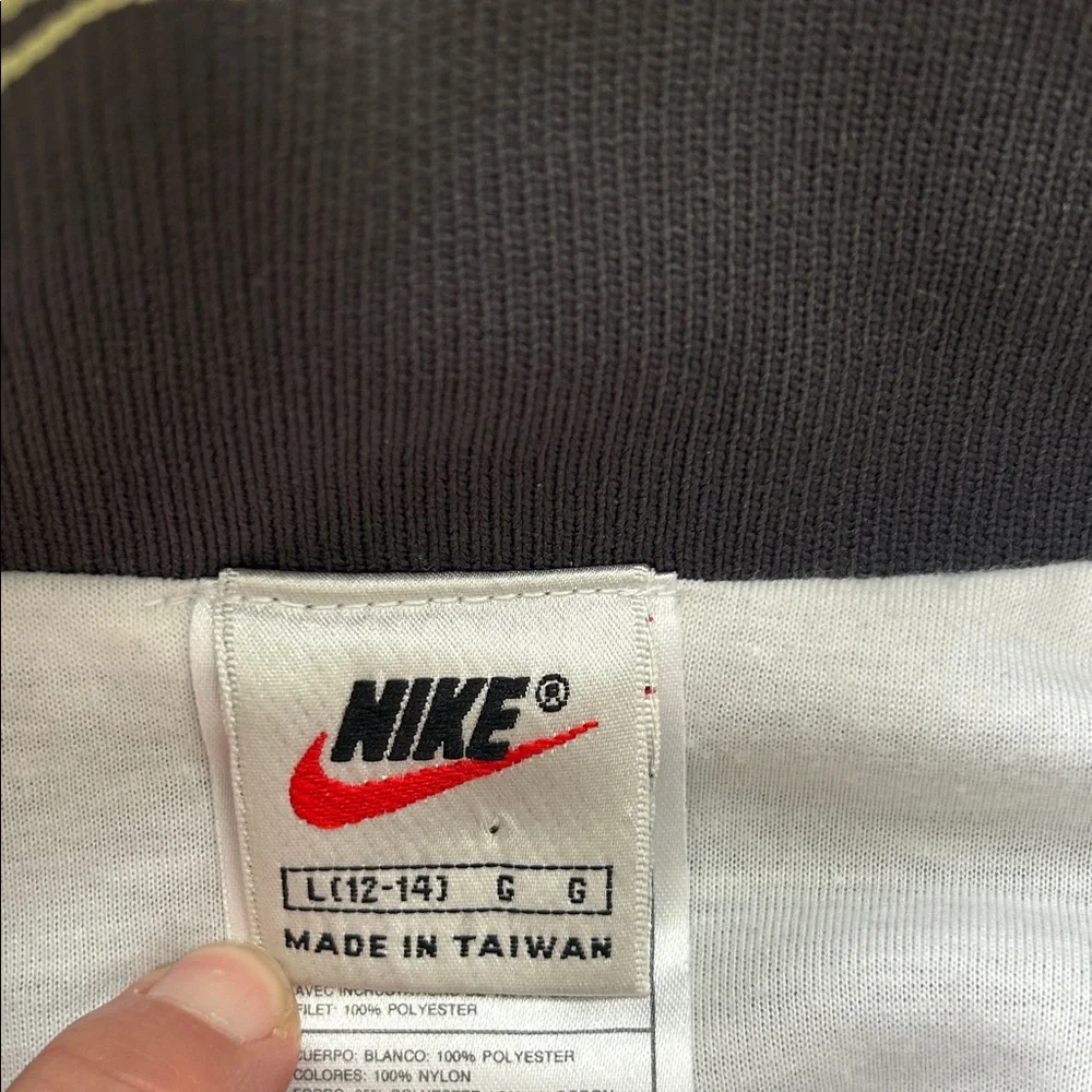 vintage Nike Court tennis jacket size L (12-14) - Picture 4 of 10